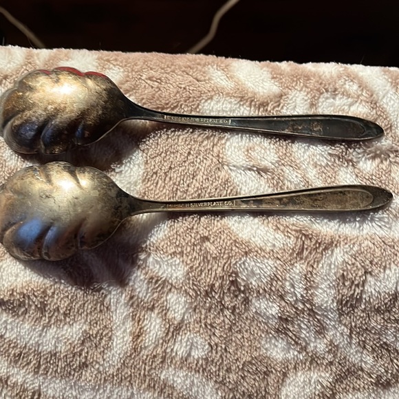 1960’s;spoons;VintageMeriden;Silverplate co.;silver spoons;set of 2 for $75obo - Picture 11 of 12